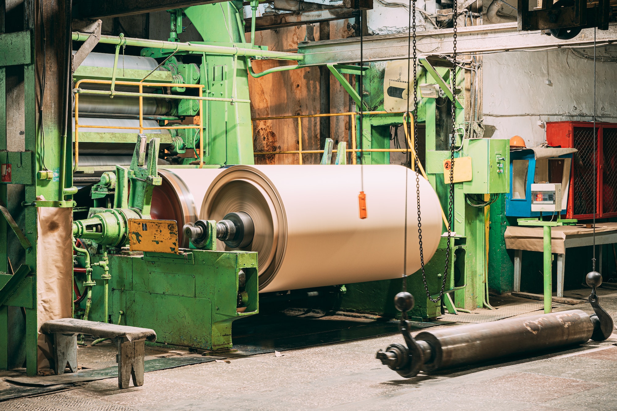 paper-cutting-machine-at-paper-mill.jpg